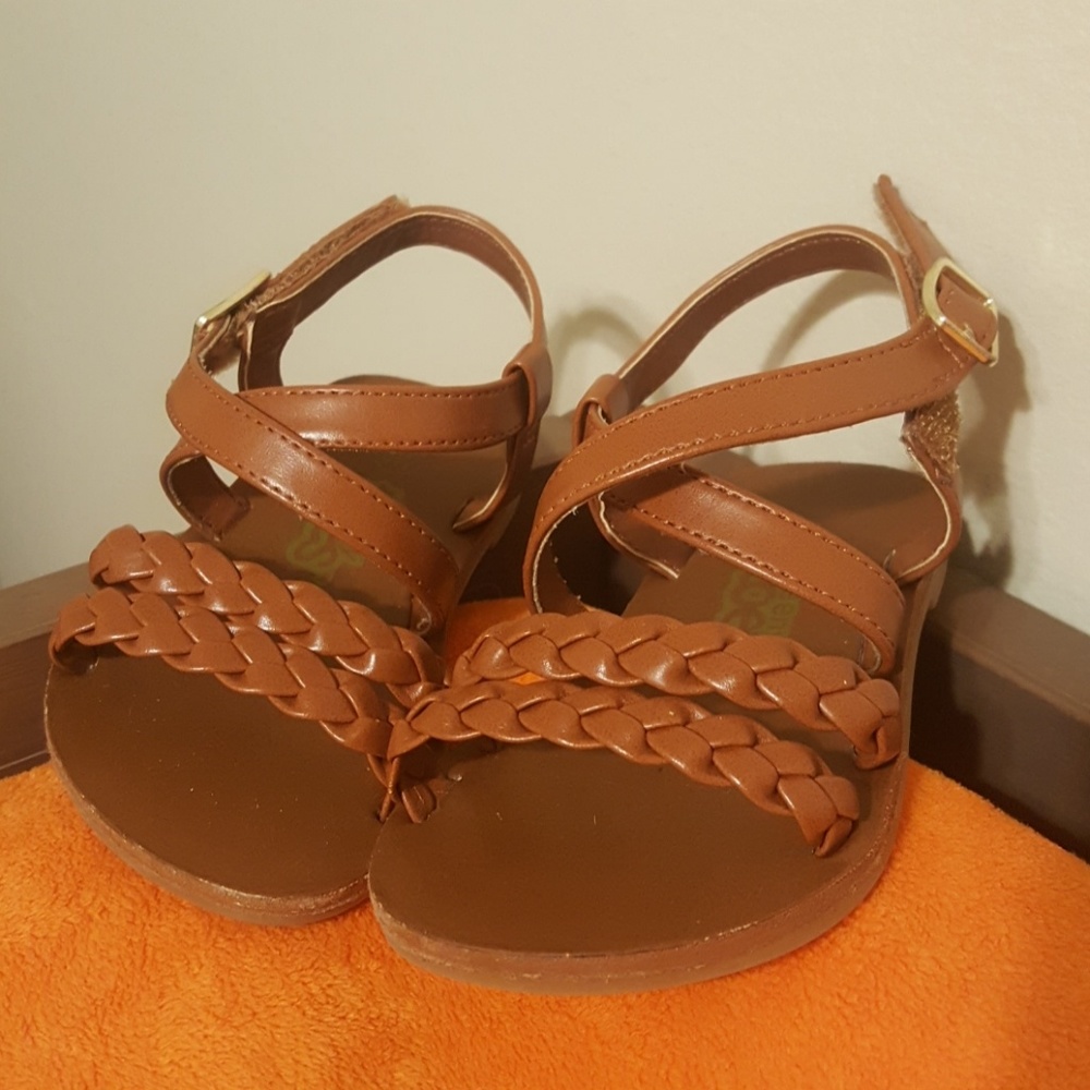 Brown sandals infant size 3W